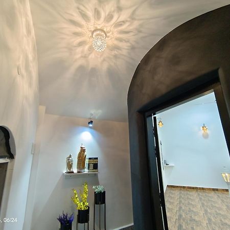 Caveman Guest House 蓬蒂切里 外观 照片