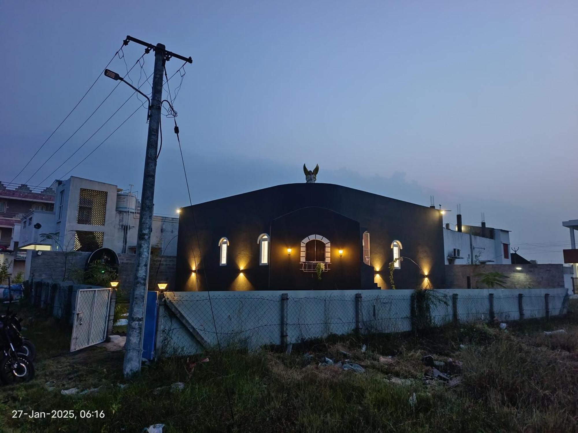 Caveman Guest House 蓬蒂切里 外观 照片
